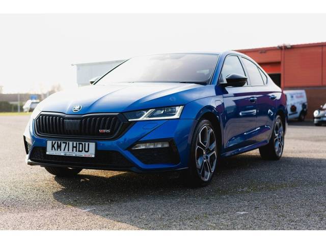 Skoda Octavia 1.4 TSI iV vRS Hatchback Hybrid Race Blue
