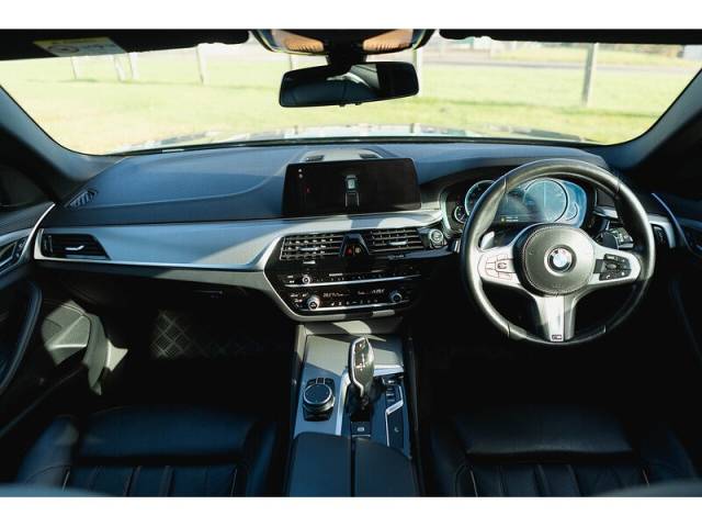 2018 BMW 5 Series 2.0 520i M Sport