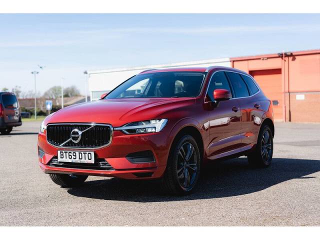Volvo XC60 2.0 T4 Edition SUV Petrol Fusion Red
