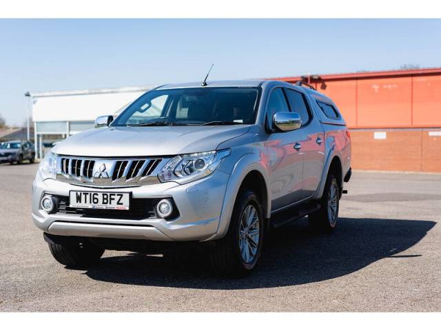 Mitsubishi L200 2.4 DI-D DC Warrior Pick Up Diesel Starlight Silver