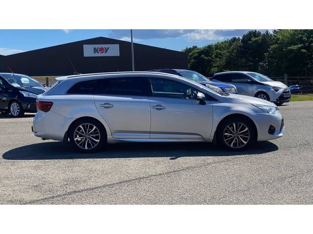 2015 Toyota Avensis 2.0 D-4D Business Edition Plus