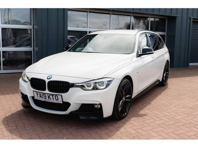 BMW 3 Series 2.0 320i M Sport Shadow Edition Estate Petrol Alpine White