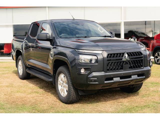 Mitsubishi L200 2.4 Titan Pick Up Diesel Graphite Grey