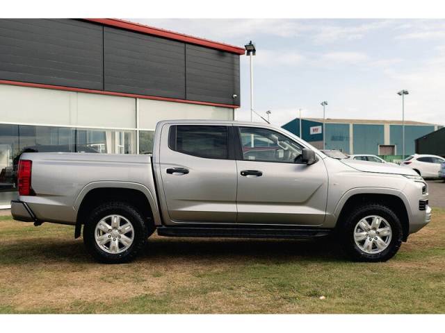 Mitsubishi L200 2.4 Titan