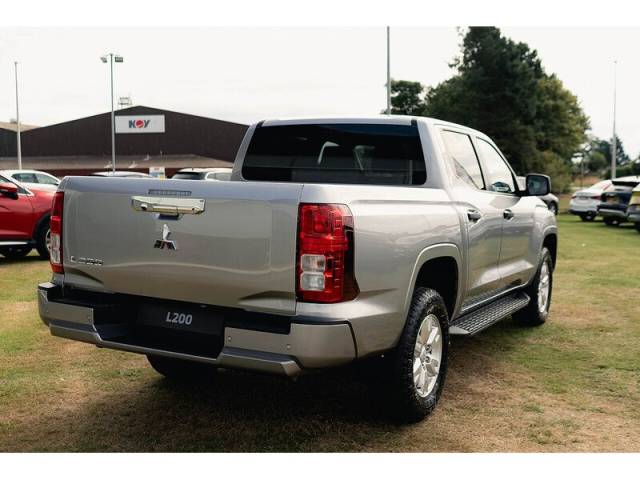 Mitsubishi L200 2.4 Titan