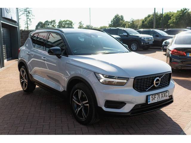 Volvo XC40 2.0 B4 MHEV R-Design SUV Hybrid Glacier Silver