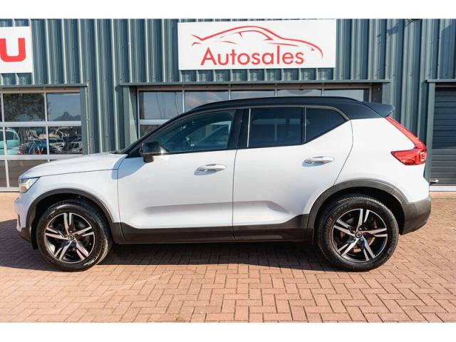 2021 Volvo XC40 2.0 B4 MHEV R-Design