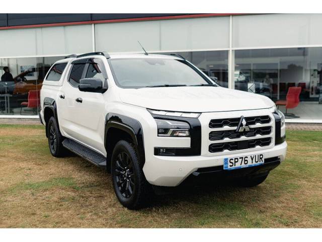 Mitsubishi L200 2.4 Barbarian Pick Up Diesel White Diamond