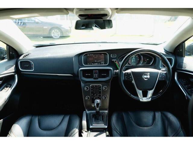 2014 Volvo V40 2.0 D3 SE Lux Nav Hatchback 5dr Diesel Geartronic Euro 5 (s/s) (150 ps)