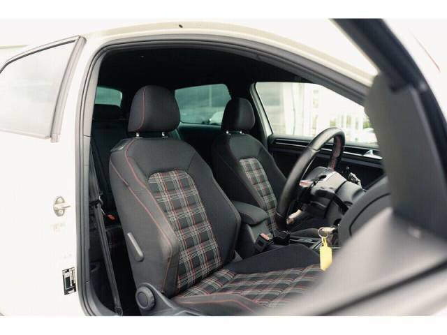 2017 Volkswagen Golf 2.0 TSI BlueMotion Tech GTI Performance Hatchback 3dr Petrol DSG Euro 6 (s/s) (230 ps)