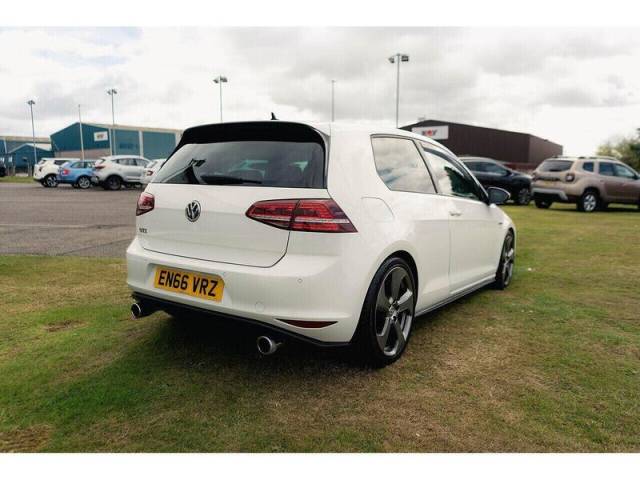 2017 Volkswagen Golf 2.0 TSI BlueMotion Tech GTI Performance Hatchback 3dr Petrol DSG Euro 6 (s/s) (230 ps)