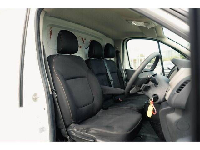 2017 Renault Trafic 1.6 dCi 27 Business Panel Van 5dr Diesel Manual SWB Standard Roof Euro 6 (120 ps)