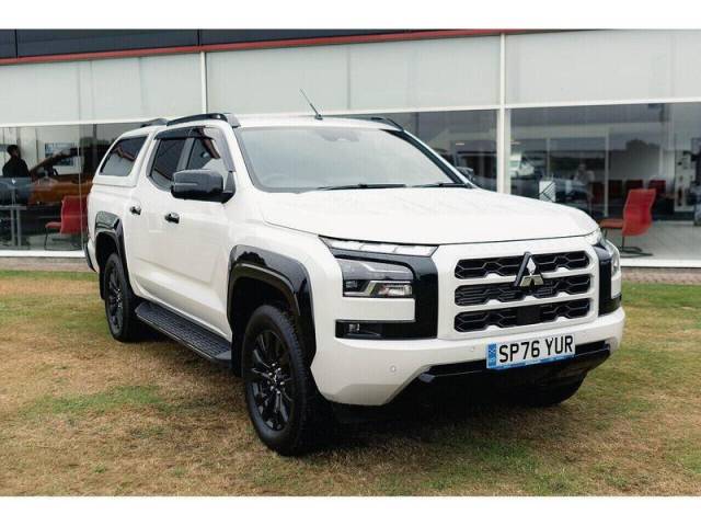 Mitsubishi L200 Barbarian 2.4 4dr Pick Up Automatic Diesel Pick Up Diesel White