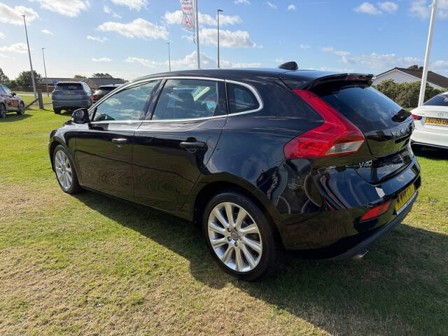 2014 Volvo V40 2.0 D3 SE Lux Nav Hatchback 5dr Diesel Geartronic Euro 5 (s/s) (150 ps)