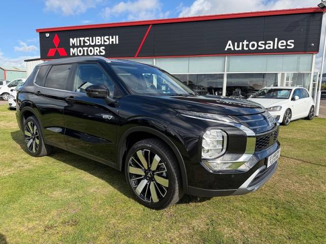 Mitsubishi Outlander PHEV Nativa 2.4 5dr Estate CVT Petrol/Electric Estate Hybrid Black
