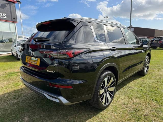 Mitsubishi Outlander PHEV Nativa 2.4 5dr Estate CVT Petrol/Electric