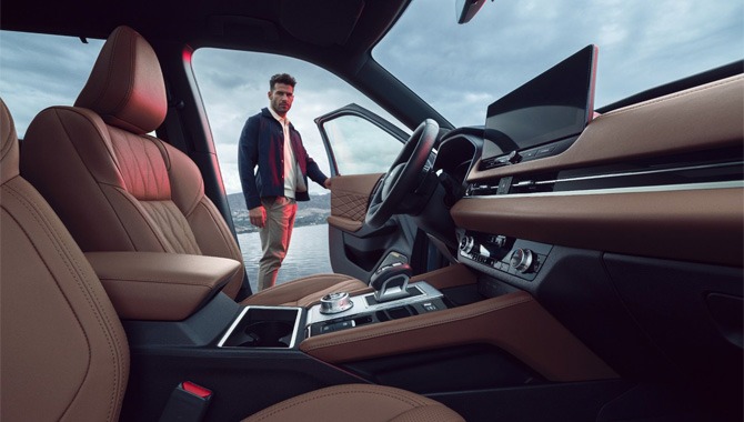 All-New Mitsubishi Outlander PHEV - Interior