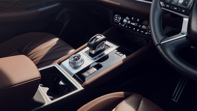 All-New Mitsubishi Outlander PHEV - Interior